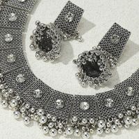 Retro Campana Metal Enchapado Embutido Diamante Artificial Plateado Mujeres Aretes Collar main image 3