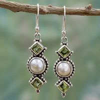 1 Pair Retro Ethnic Style Round Rhombus Inlay Alloy Artificial Pearls Rhinestones Drop Earrings main image 1