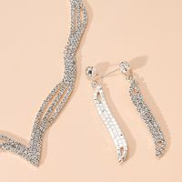 Elegante Glamour Geométrico Aleación Embutido Diamantes De Imitación Plateado Mujeres Aretes Collar main image 4