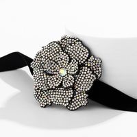 Glam Retro Exaggerated Flower Cloth Inlay Rhinestones Women's Bracelets Necklace main image 4