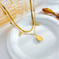 304 Stainless Steel 18K Gold Plated Vintage Style Plating Hollow Out Inlay Leaves Resin Layered Necklaces main image 4