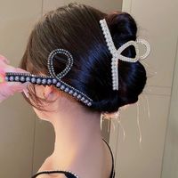 Women's Modern Style Geometric Solid Color Alloy Inlay Artificial Pearls Artificial Diamond Hair Clip main image 2