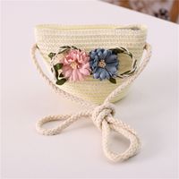 Girl's Straw Flower Strawberry Bow Knot Cute Bucket Zipper Crossbody Bag sku image 3