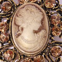 Vintage Style Round Alloy Inlay Rhinestones Women's Brooches main image 5