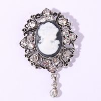 Vintage Style Round Alloy Inlay Rhinestones Women's Brooches main image 1
