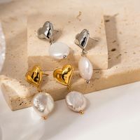 1 Paar Elegant Herzform Rostfreier Stahl Perle Überzug 18 Karat Vergoldet Tropfenohrringe main image 5