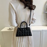 Women's Medium Pu Leather Solid Color Elegant Classic Style Square Zipper Shoulder Bag Handbag Crossbody Bag main image 5