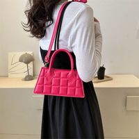 Femmes Moyen Faux Cuir Couleur Unie Élégant Style Classique Carré Fermeture Éclair Sac D'épaule Sac À Main Sac Bandoulière main image 2