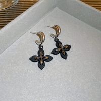 Mode Metall Design Ohrringe Unregelmäßig Kreis Weiblich Übertrieben Retro Ohrringe sku image 120