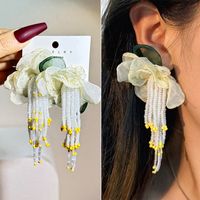 Mignon Fleur Chiffon Perle De Rocaille Fait Main Femmes Boucles D'oreilles main image 3