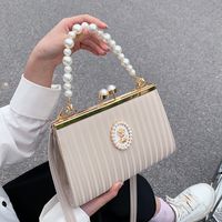 Women's Medium Pu Leather Solid Color Elegant Classic Style Sewing Thread Shell Buckle Shoulder Bag Crossbody Bag Dome Bag main image 3