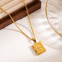Modern Style Square Heart Shape Shell Stainless Steel Three-dimensional Carving 18k Gold Plated Pendant Necklace main image 4