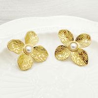 1 Pair Artistic Flower Polishing Plating Inlay 304 Stainless Steel Pearl 14K Gold Plated Ear Studs main image 1