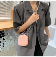 Women's Arylic Solid Color Streetwear Square Lock Clasp Shoulder Bag Crossbody Bag Chain Bag main image 4