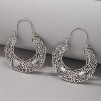 Rétro Accrocheur Creux Motif Totem Vintage Boucles D'oreilles Pétale Géométrique En Forme De Coeur En Métal Ornement sku image 5