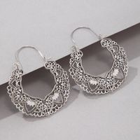 Rétro Accrocheur Creux Motif Totem Vintage Boucles D'oreilles Pétale Géométrique En Forme De Coeur En Métal Ornement main image 3