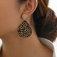 1 Pair Vintage Style Lady Vacation Leopard Printing Wood Zinc Alloy Drop Earrings main image 4