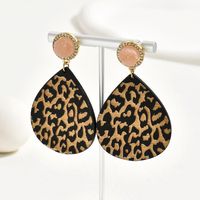 1 Pair Vintage Style Lady Vacation Leopard Printing Wood Zinc Alloy Drop Earrings main image 5