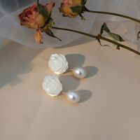 1 Paire Style Simple Fleur Perle D'eau Douce Argent Sterling Des Boucles D'oreilles main image 5