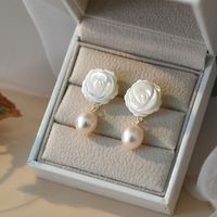 1 Pair Simple Style Flower Freshwater Pearl Sterling Silver Earrings main image 2