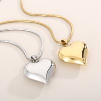 Titanium Steel 18K Gold Plated Vacation Chain Heart Shape Pendant Necklace main image 6