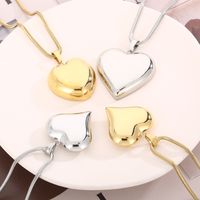 Titanium Steel 18K Gold Plated Vacation Chain Heart Shape Pendant Necklace main image 7