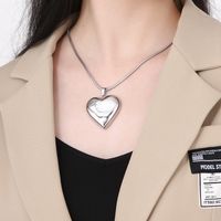 Titanium Steel 18K Gold Plated Vacation Chain Heart Shape Pendant Necklace main image 2
