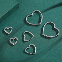 1 Par Elegante Forma De Corazón Plata Esterlina Enchapado Tridimensional Rodio Plateado Aretes main image 1