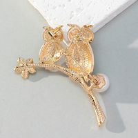 Elegante Pájaro Aleación Embutido Perlas Artificiales Diamantes De Imitación Mujeres Broches 1 Pieza main image 2