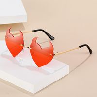 Funny Solid Color Pc Special-shaped Mirror Frameless Women's Sunglasses main image 4