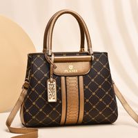 Women's Large All Seasons Pu Leather Vintage Style Handbag main image 3