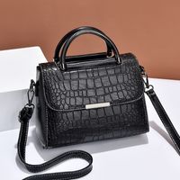 Women's Small All Seasons Pu Leather Classic Style Handbag main image 5