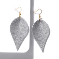 2019 Croix-frontière Vente Chaude En Cuir Feuille Boucles D'oreilles Unique Ornement Accessoires Européen Et Américain Nouveau Boucles D'oreilles Pendentif En Stock En Gros sku image 5