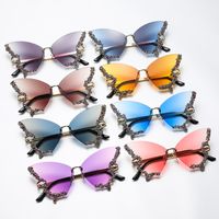 Elegant Modern Style Butterfly Pc Butterfly Frame Diamond Frameless Women's Sunglasses main image 4