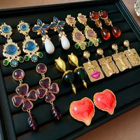 Glam Retro Heart Shape Flower Alloy Plating Inlay Rhinestones Women's Drop Earrings main image 1