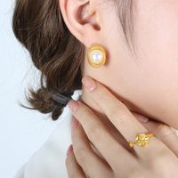 1 Pair Elegant Baroque Style C Shape Plating Inlay Titanium Steel Artificial Pearls 18k Gold Plated Ear Studs main image 6