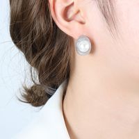 1 Pair Elegant Baroque Style C Shape Plating Inlay Titanium Steel Artificial Pearls 18k Gold Plated Ear Studs main image 4
