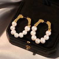 1 Paar Elegant Einfacher Stil Geometrisch Perlen Überzug Süßwasserperle Kupfer Reif Ohrringe main image 7