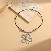 Vintage Style Flower Ccb Alloy Wax Rope Irregular Women's Necklace main image 7