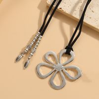 Vintage Style Flower Ccb Alloy Wax Rope Irregular Women's Necklace sku image 3