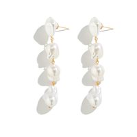 Simple Style Classic Style Commute Irregular Imitation Pearl Baroque Pearls Three-dimensional Artificial Pearls Women's Drop Earrings main image 5