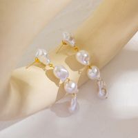 Simple Style Classic Style Commute Irregular Imitation Pearl Baroque Pearls Three-dimensional Artificial Pearls Women's Drop Earrings main image 4