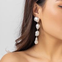 Simple Style Classic Style Commute Irregular Imitation Pearl Baroque Pearls Three-dimensional Artificial Pearls Women's Drop Earrings main image 6