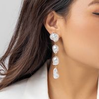 Simple Style Classic Style Commute Irregular Imitation Pearl Baroque Pearls Three-dimensional Artificial Pearls Women's Drop Earrings sku image 1