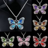 Lujoso Mariposa Aleación Enchapado Embutido Diamantes De Imitación Mujeres Collar Colgante main image 1