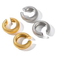 1 Pair Elegant Classic Style C Shape Fish Scale Plating Stainless Steel 18k Gold Plated Ear Clips main image 2