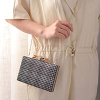 Women's Pu Leather Solid Color Bow Knot Elegant Classic Style Square Lock Clasp Clutch Bag Crossbody Bag Evening Bag main image 3