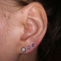 Simple Style Round Stainless Steel Artificial Gemstones Lip Stud Ear Studs In Bulk main image 5