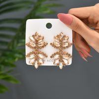 Glam French Style Beach Maple Leaf Copper Alloy Inlay Artificial Gemstones Women's Drop Earrings main image 2