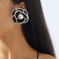 Elegant Vintage Style Lady Flower Imitation Pearl Cloth Women's Ear Studs main image 1